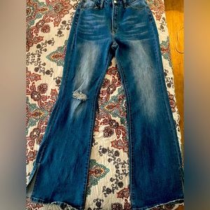 Vintage wide flared high rise with cute slit on the side